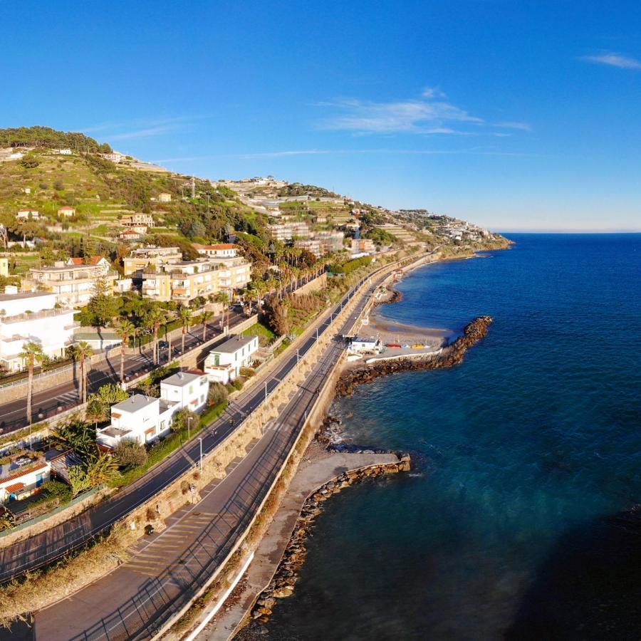 Da Mariella Case Vacanza - Bilocale Sunset Vista Mare Sanremo Ngoại thất bức ảnh